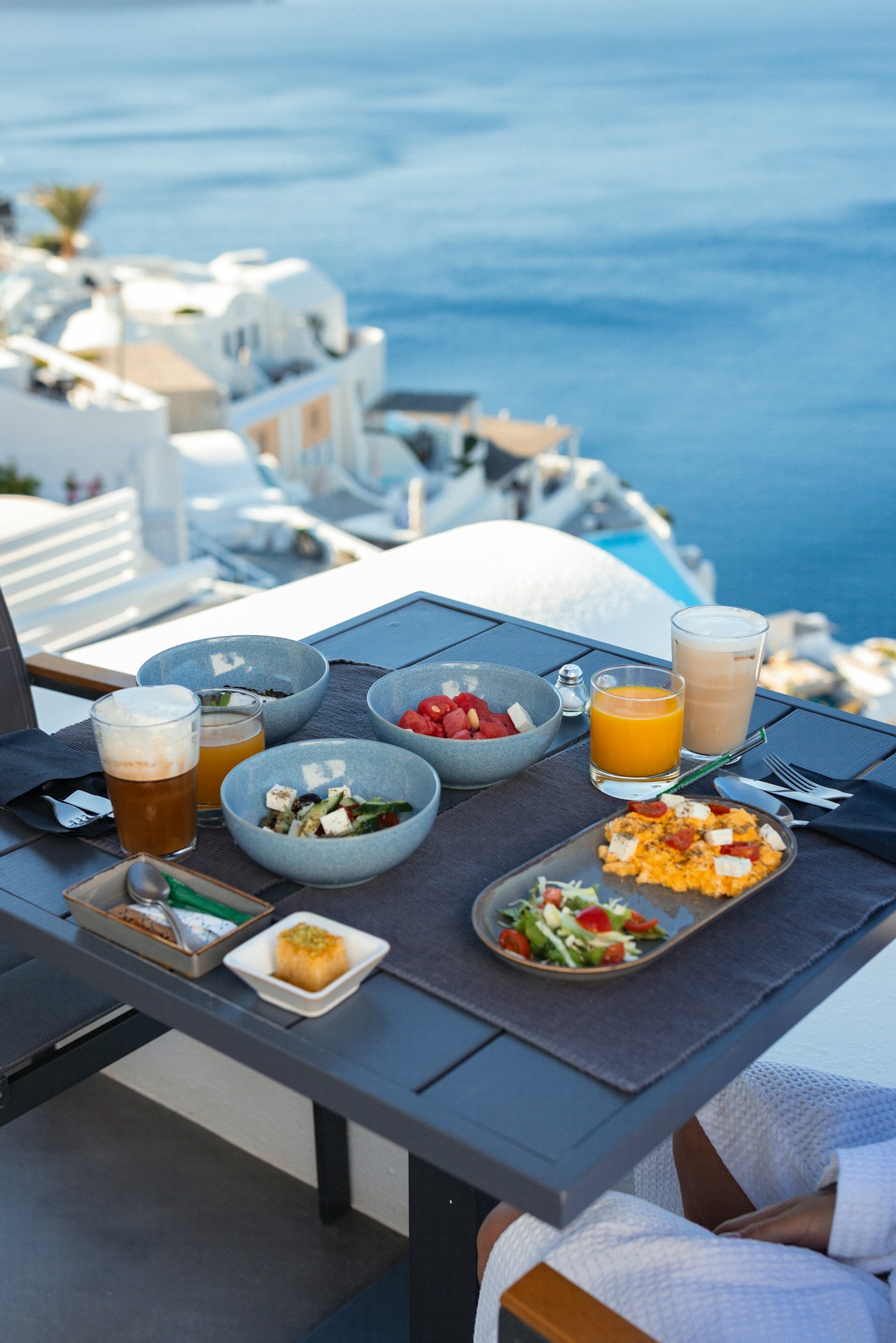 Colazione mediterranea con vista sul mare